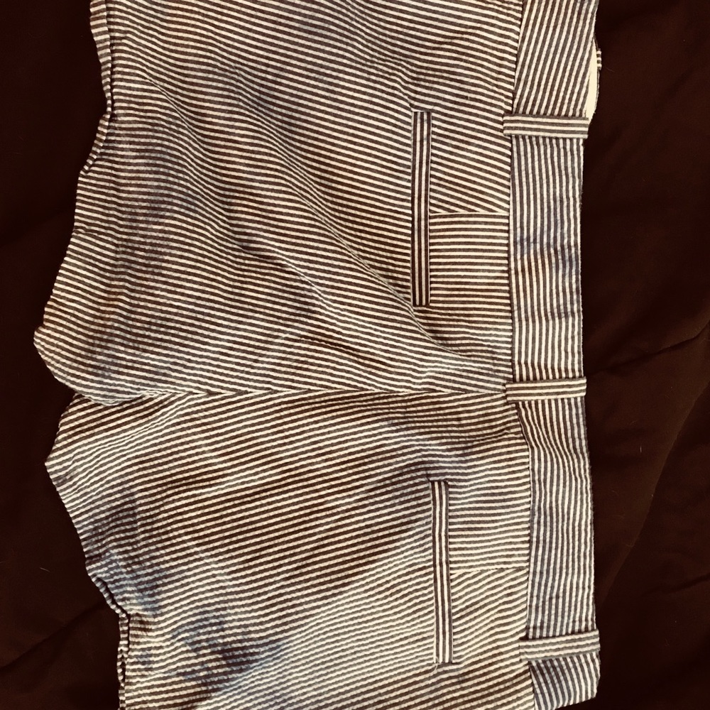 Size 10 J crew Seersucker short